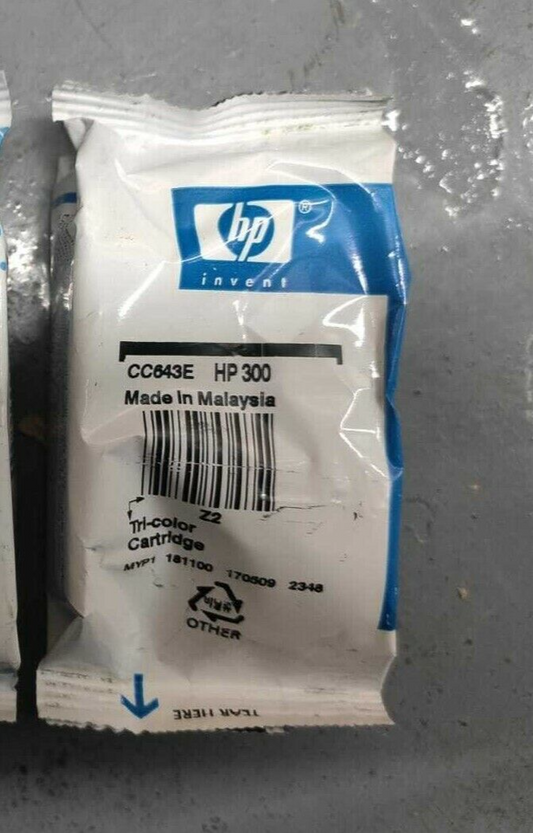 Genuine HP 300 Colour ink cartridges (CC643EE) - FREE UK DELIVERY! VAT included